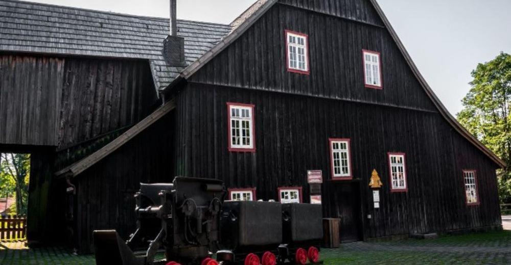 Schoene Ferienwohnung Fuer 6 Personen Erwartet Sie Im Oberharz ザンクト・アンドレーアスベルク エクステリア 写真